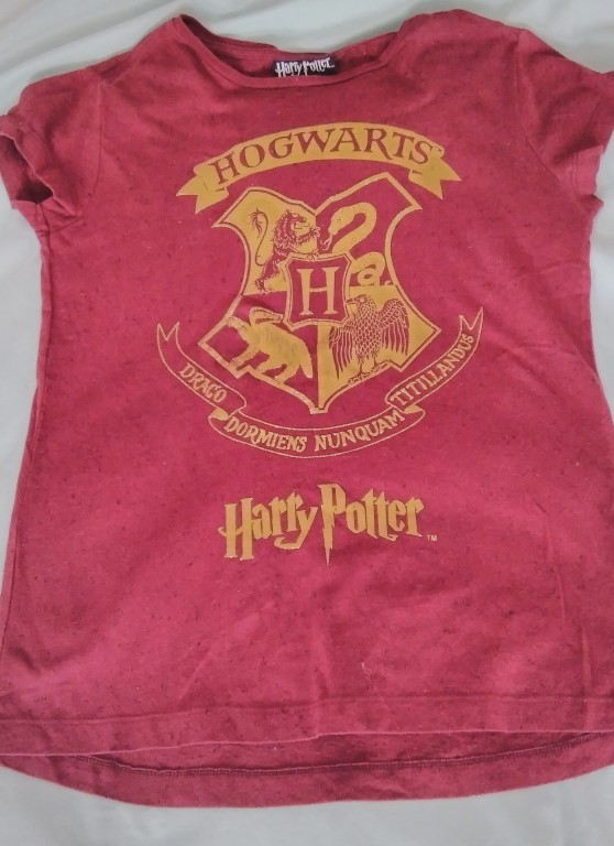 Hogwarts harry potter tshirt burgundy age 11 Hogwarts harry potter tshirt burgundy age 11
