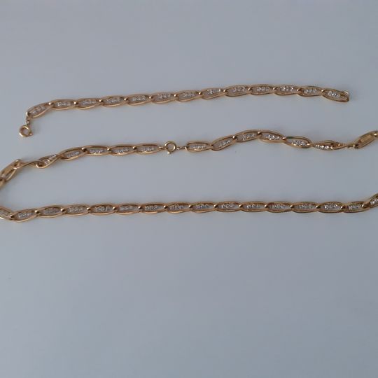 Gold coloured plated necklace and bracelet Gold coloured plated necklace and bracelet