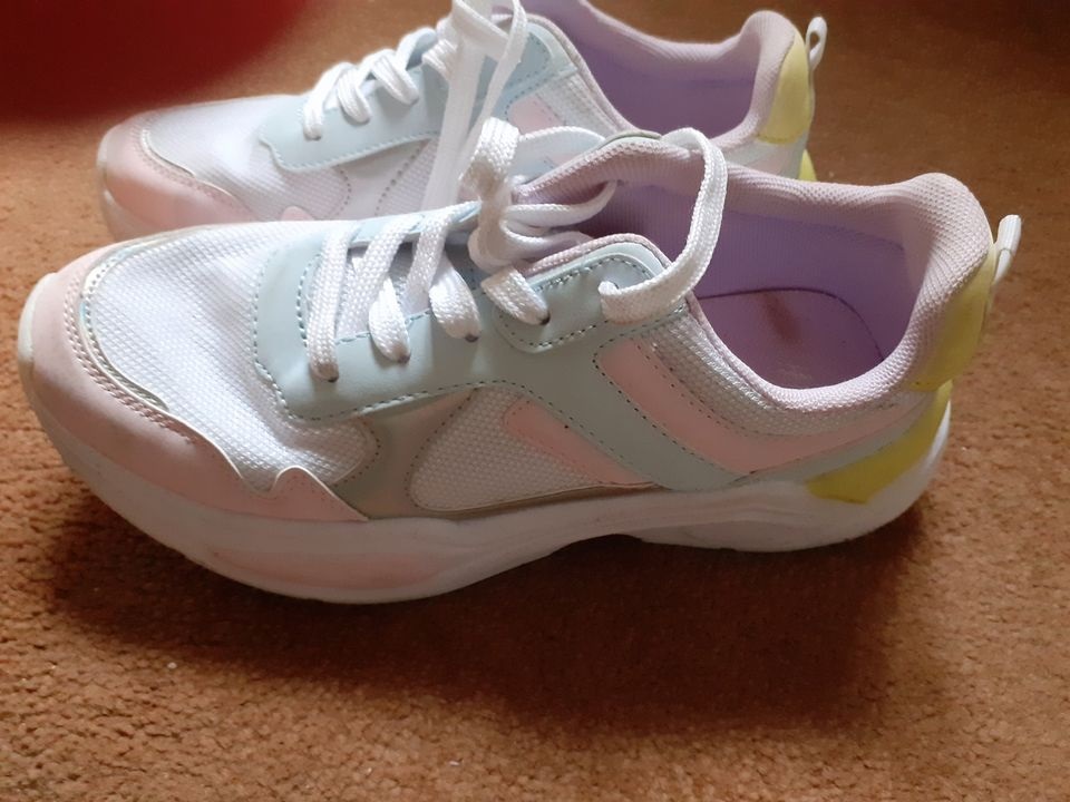 HM trainers size 3 very good condition  Hardly worn H&M trainers grew out of them too quickly.  